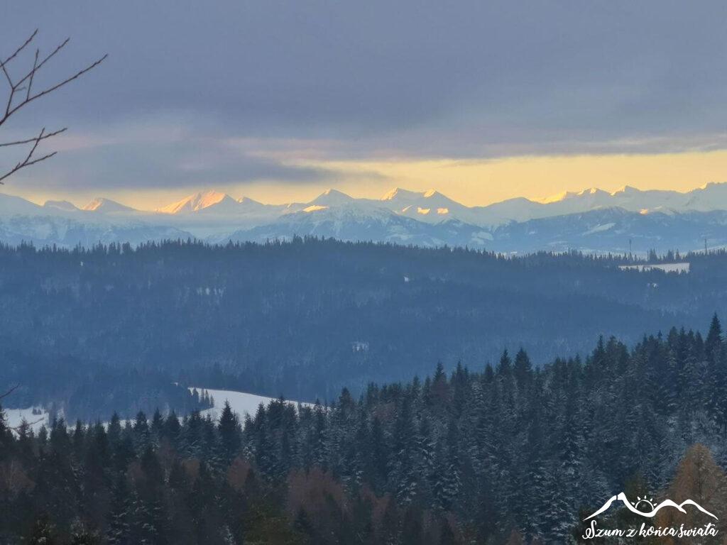 Bacówka na Maciejowej - widok na Tatry